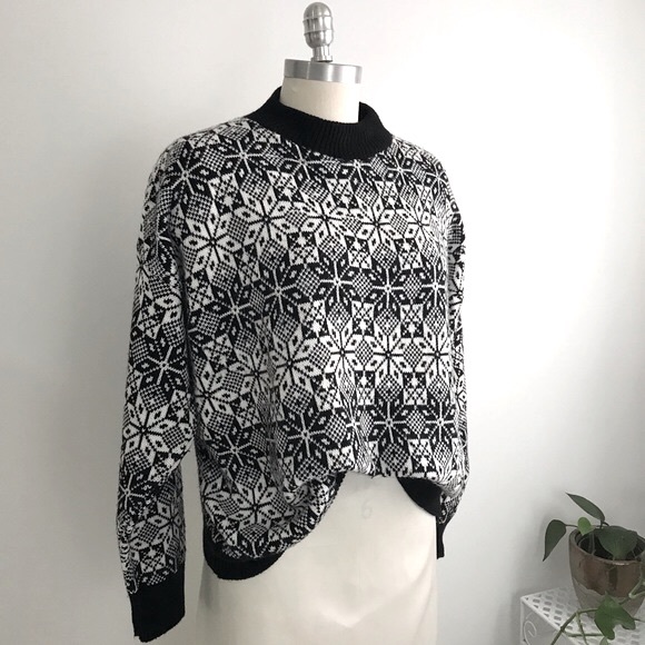 True Vintage Black and White Mock Turtleneck Sweater - Picture 3 of 7